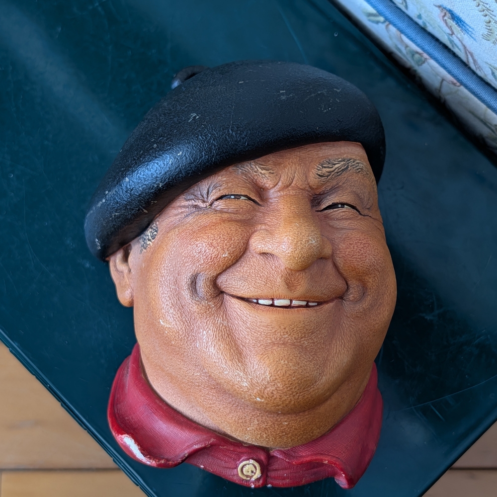 Bosson Chalkware - Pierre
